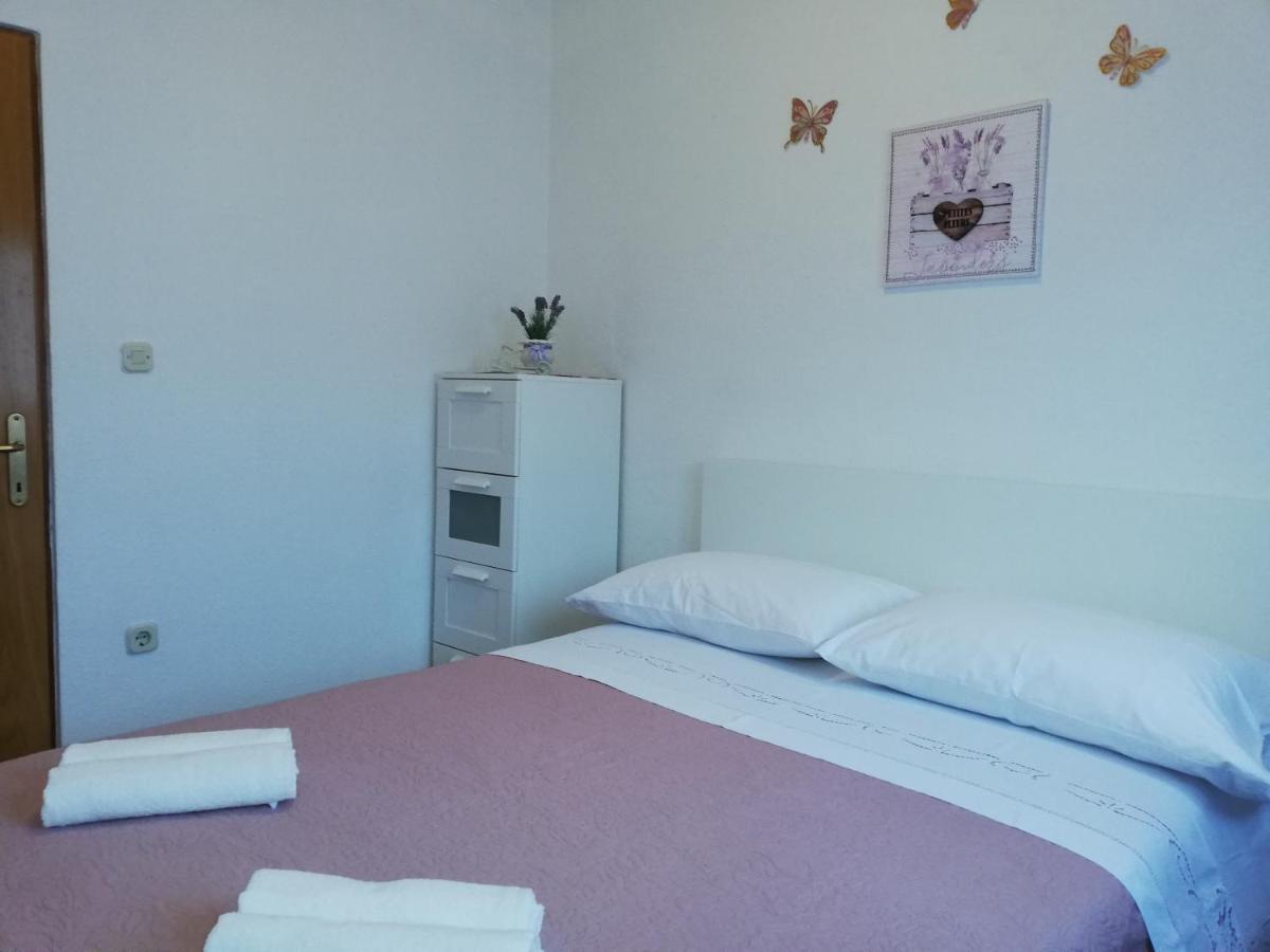 Apartment Pecarevic - A Holiday With A Stunning View Vis Dış mekan fotoğraf