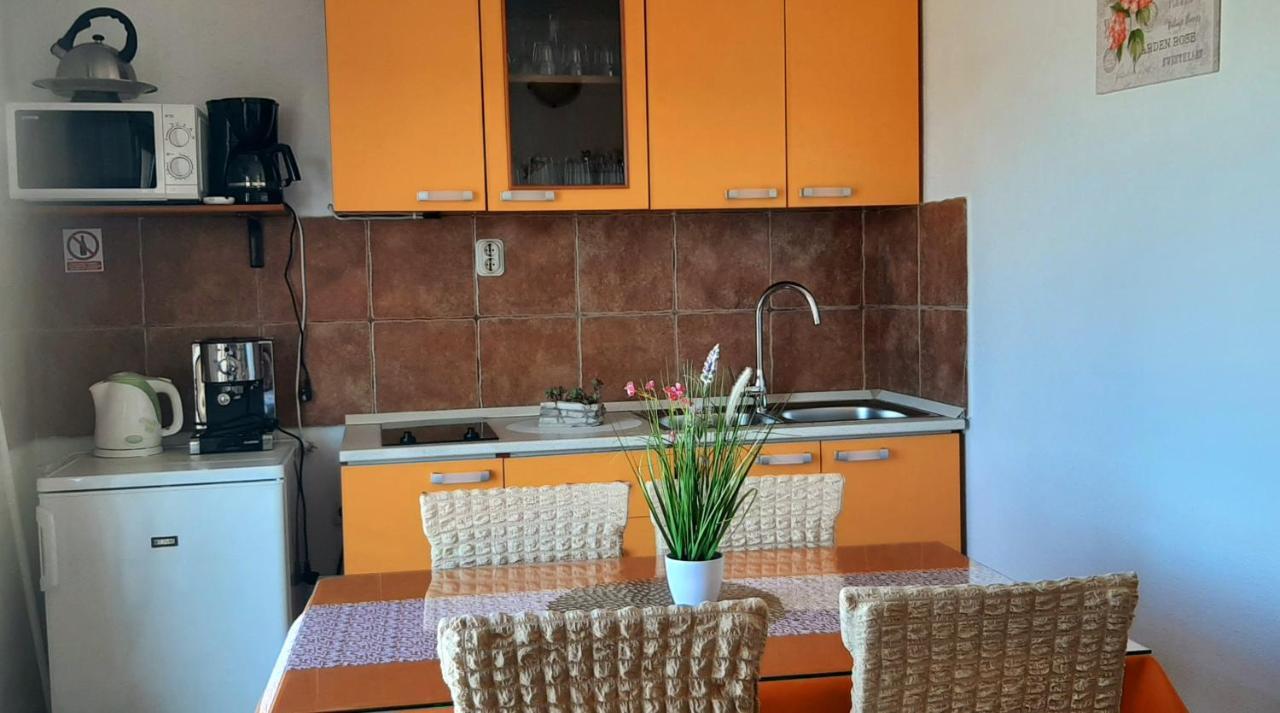 Apartment Pecarevic - A Holiday With A Stunning View Vis Dış mekan fotoğraf