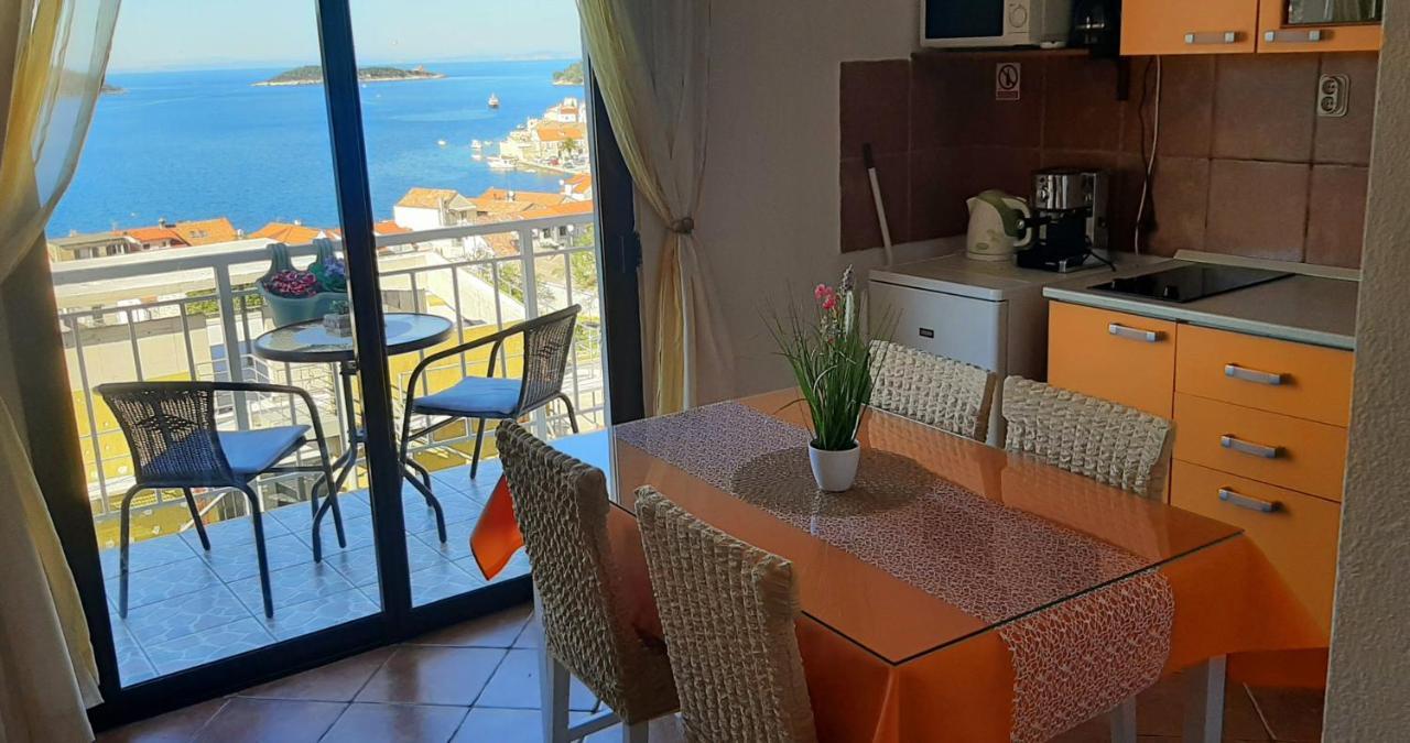 Apartment Pecarevic - A Holiday With A Stunning View Vis Dış mekan fotoğraf