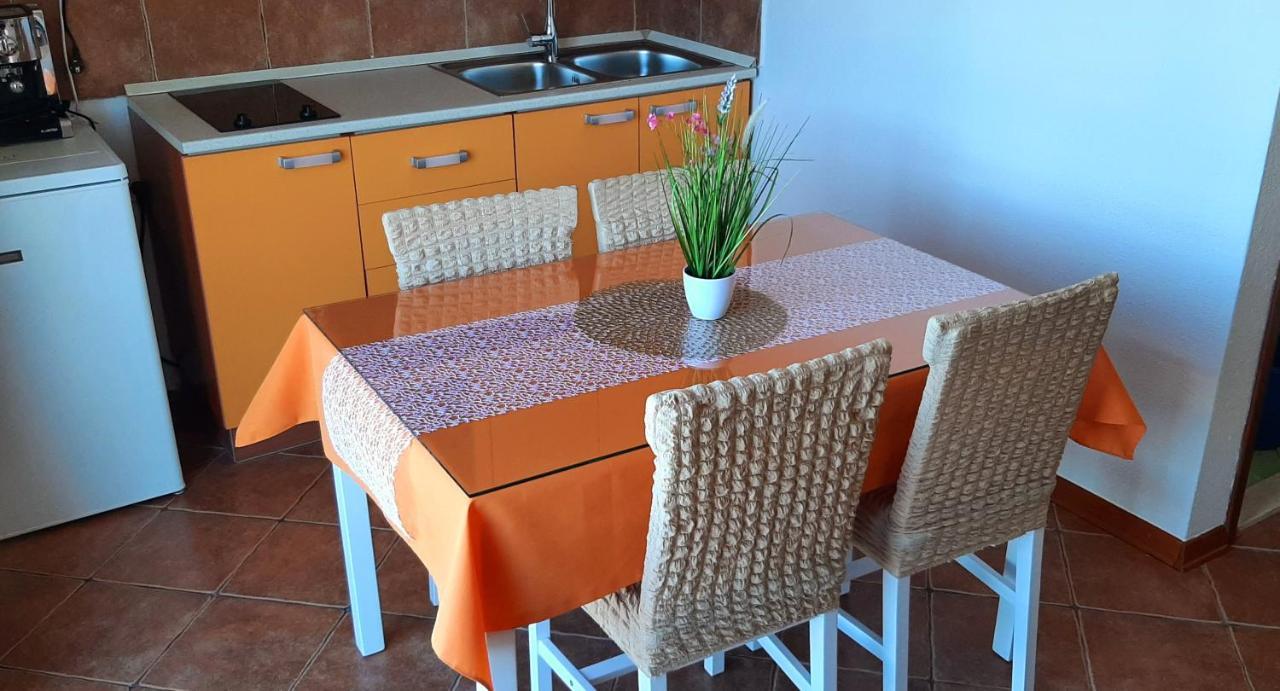 Apartment Pecarevic - A Holiday With A Stunning View Vis Dış mekan fotoğraf