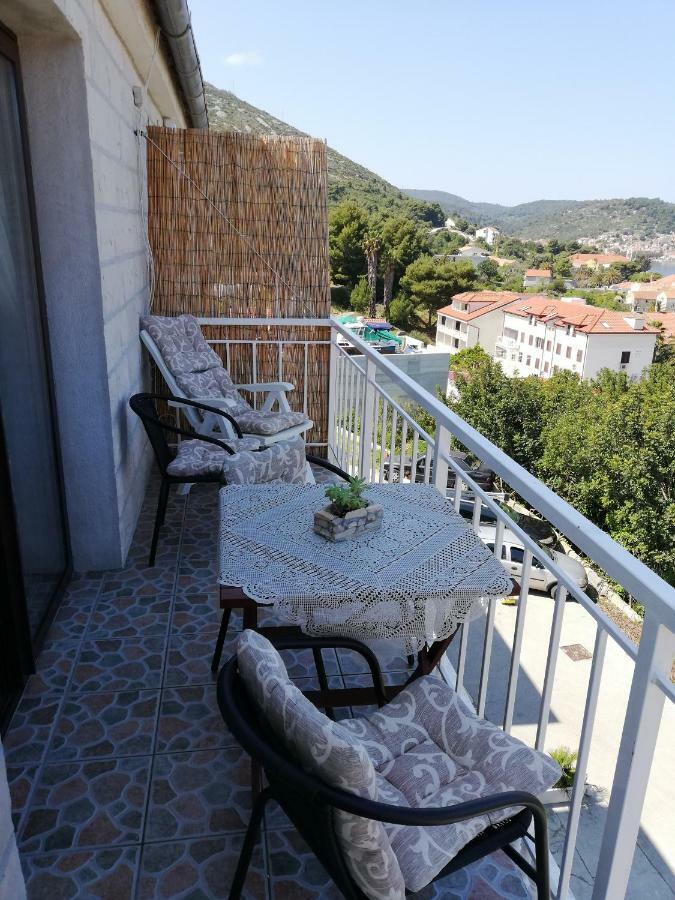 Apartment Pecarevic - A Holiday With A Stunning View Vis Dış mekan fotoğraf