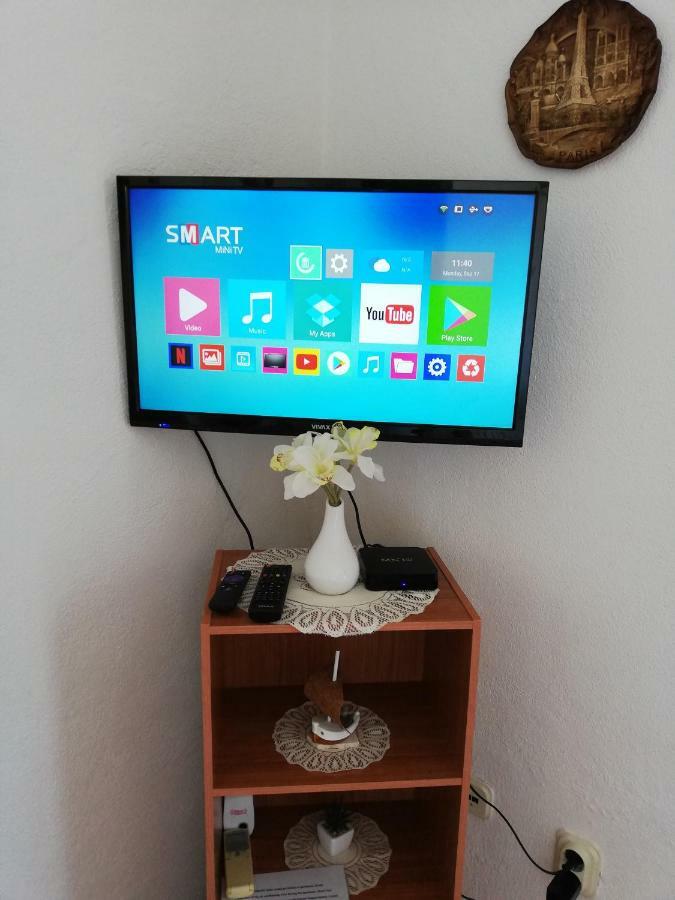 Apartment Pecarevic - A Holiday With A Stunning View Vis Dış mekan fotoğraf